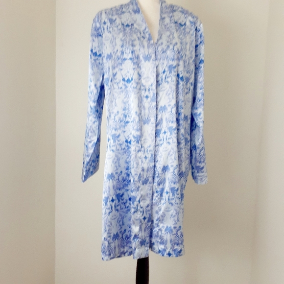 Adonna Other - Adonna Women's Gray Floral Print Robe Sz L